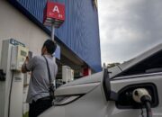 Penjualan mobil listrik baru di AS turun, namun, yang bekas naik